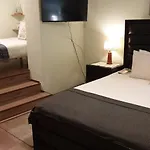 Дом отдыха Roca House *